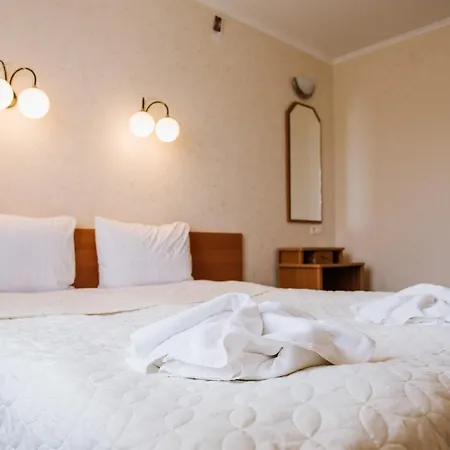 Otel Zelenyy Bir Skhidnytsia